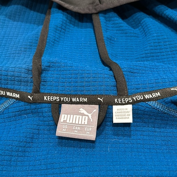 Size M Puma, zip up hoodie, with beautiful, royal blue inside, super soft - Picture 10 of 16